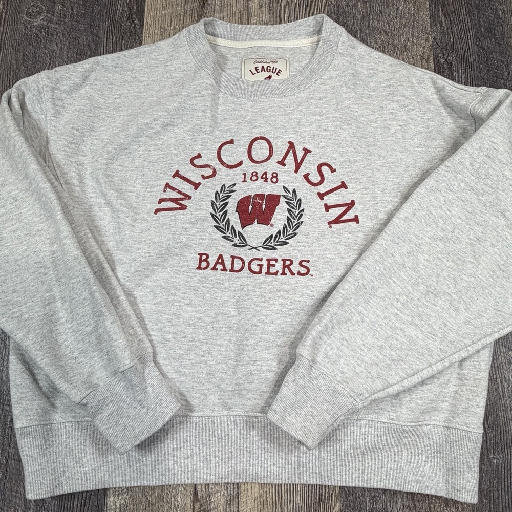 Women's League‎ Wisconsin Badgers Sweatshirt Medium Gray Crewneck Pullover NCAA